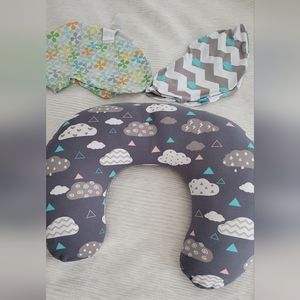 Boppy Nursing Pillow with 2 Extra Covers